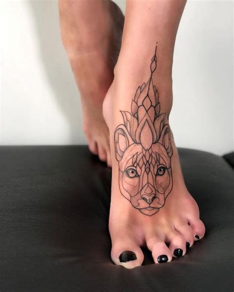 TATUAGEM NA VIRILHA FEMININA: 40 Inspirações de。